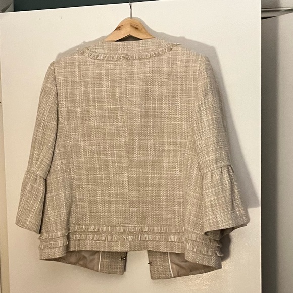 Karl Lagerfeld Size 16 Cream Beige Tweed Bracelet Sleeve Blazer Pearl Collar - Picture 2 of 6